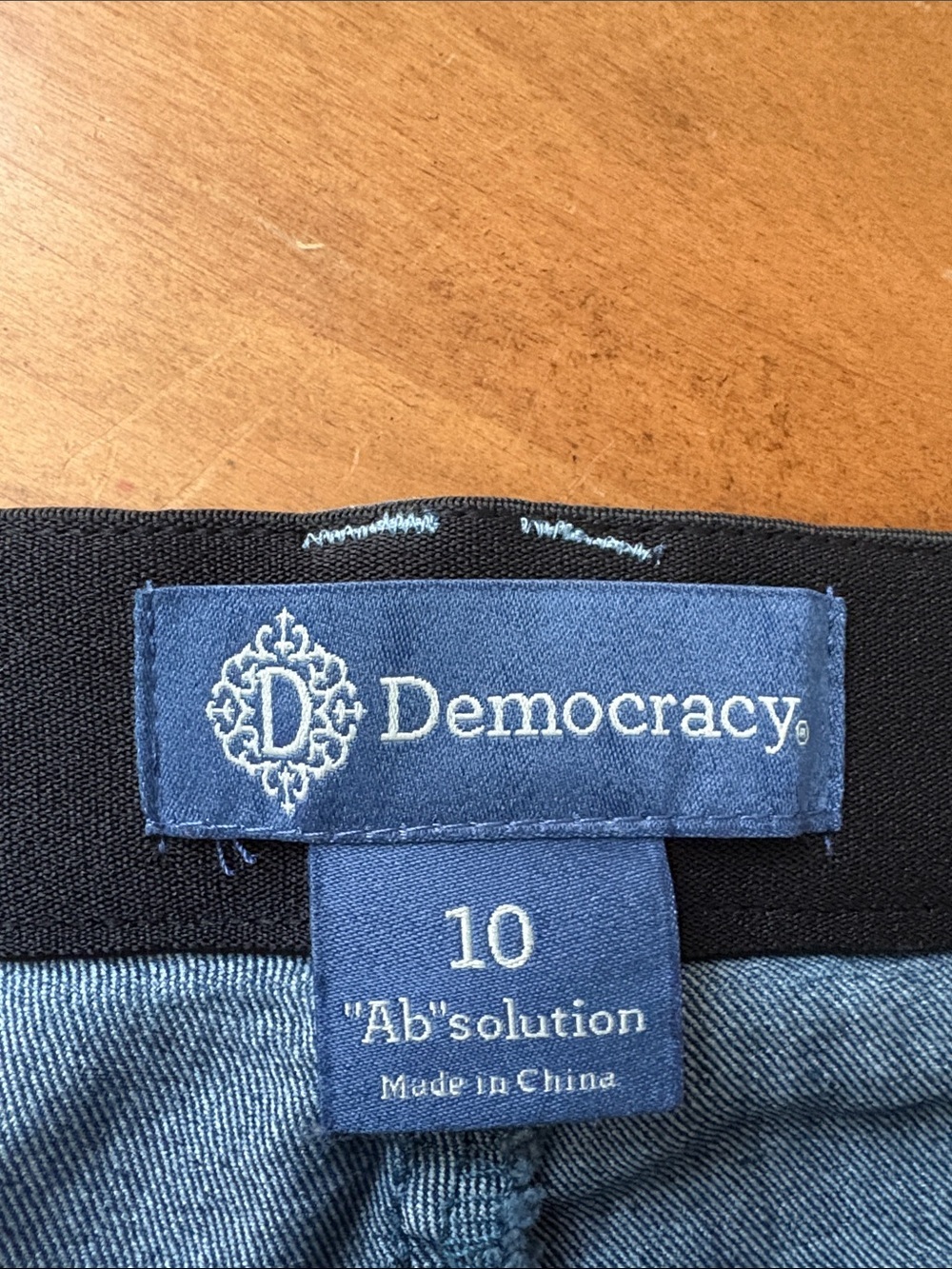 Democracy AbSolution Capri Jeans Size 10 - Picture 8 of 14